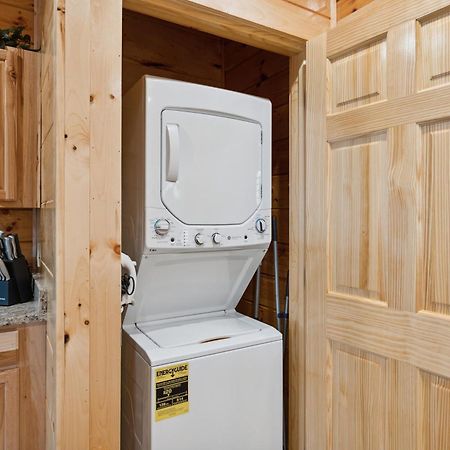 פיג'ן פורג' The 3 Bears Is A Newly Built 3 Bedroom Cabin Only 3 Minutes From The Parkway! מראה חיצוני תמונה
