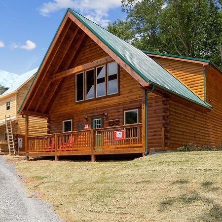 פיג'ן פורג' The 3 Bears Is A Newly Built 3 Bedroom Cabin Only 3 Minutes From The Parkway! מראה חיצוני תמונה