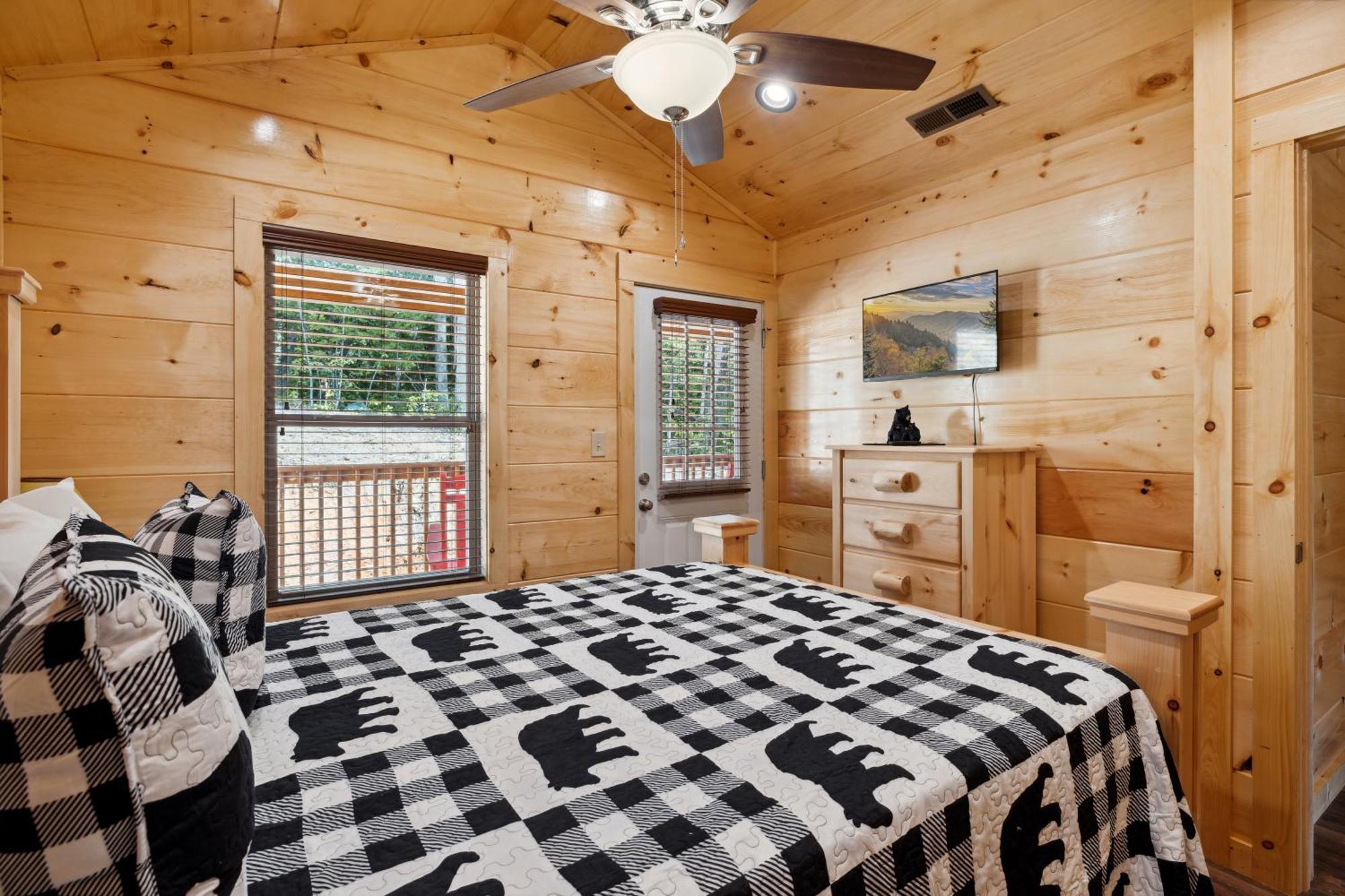פיג'ן פורג' The 3 Bears Is A Newly Built 3 Bedroom Cabin Only 3 Minutes From The Parkway! מראה חיצוני תמונה